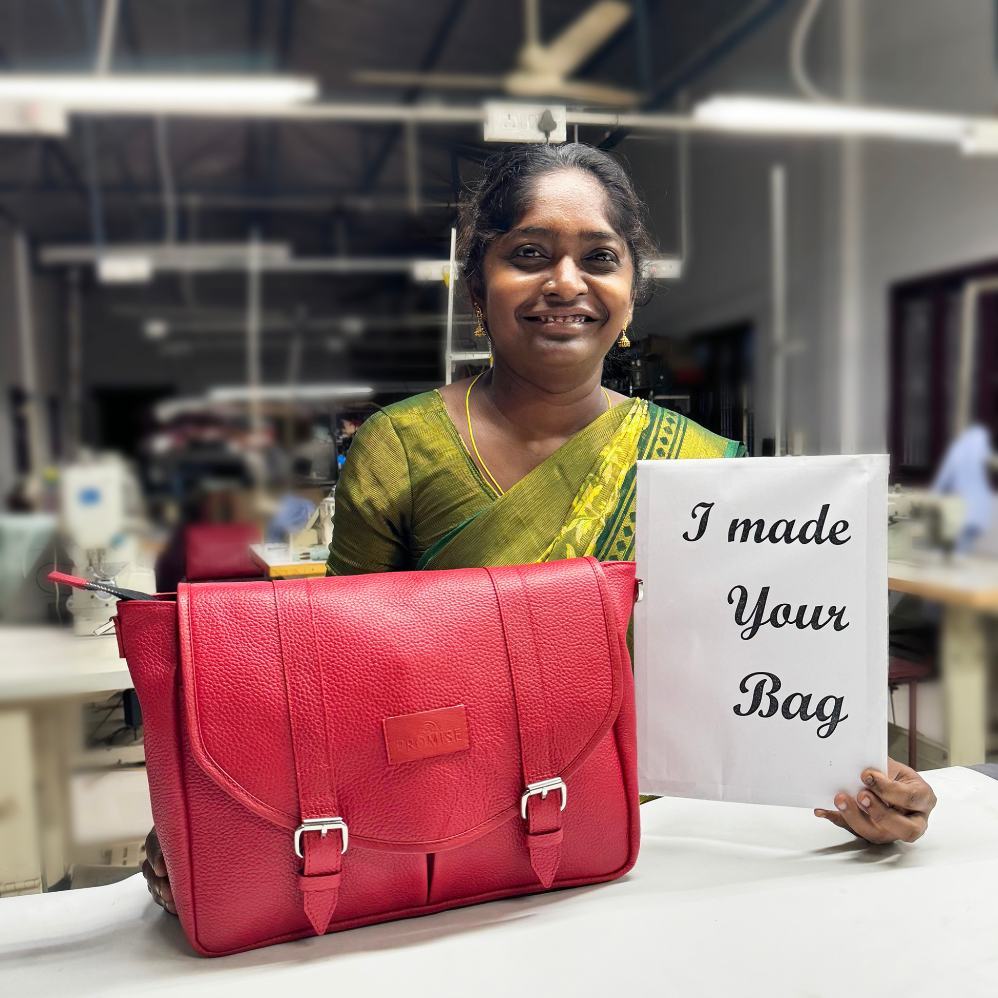 Leonie Messenger Bag - Red