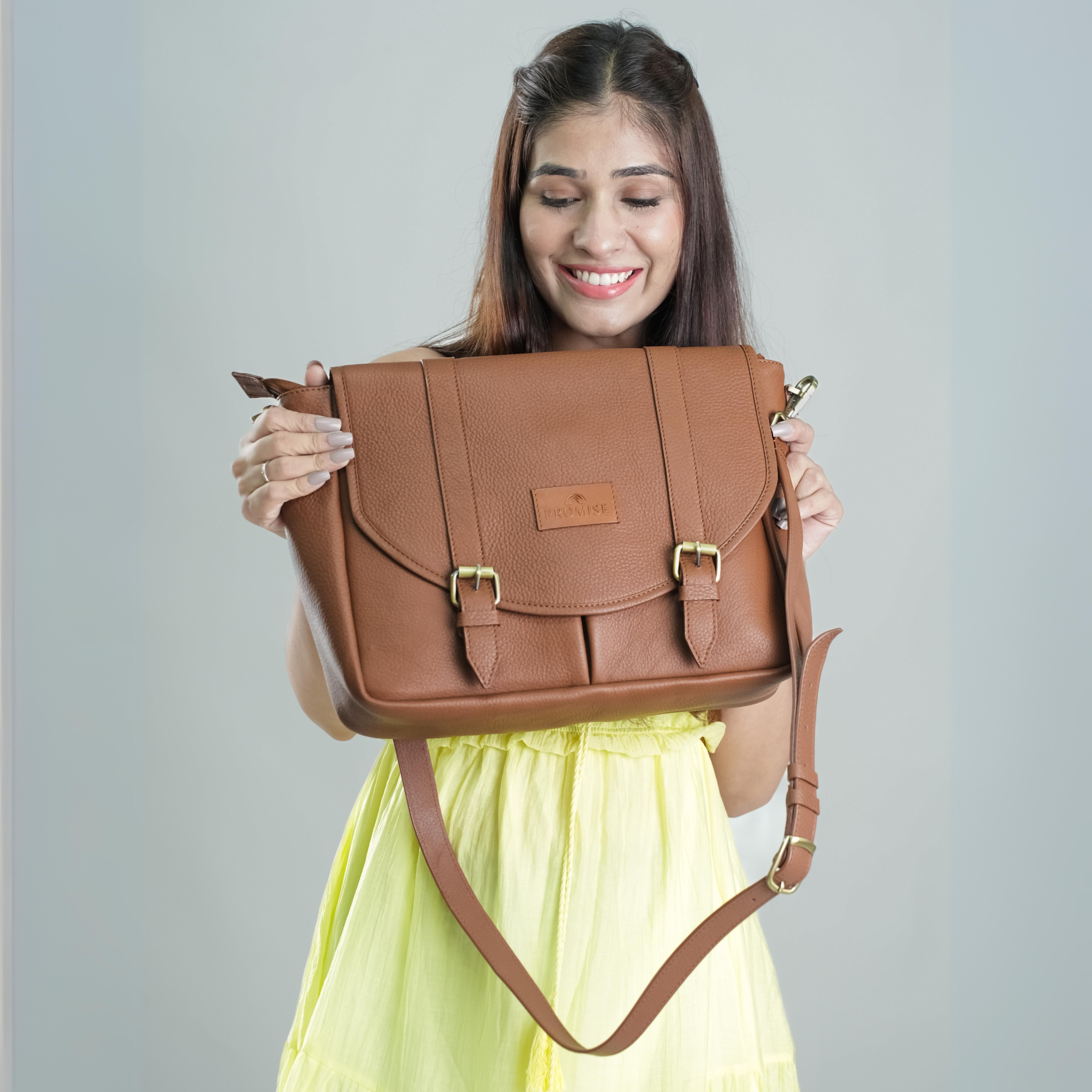 Leonie Messenger Bag - Brown